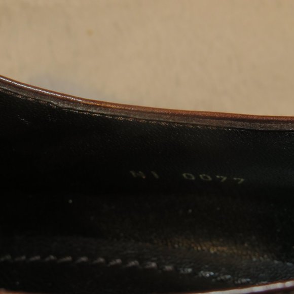 Louis Vuitton Brown Leather Captoe Flower Medallion Dress Shoes 9.5 NWB main image 2